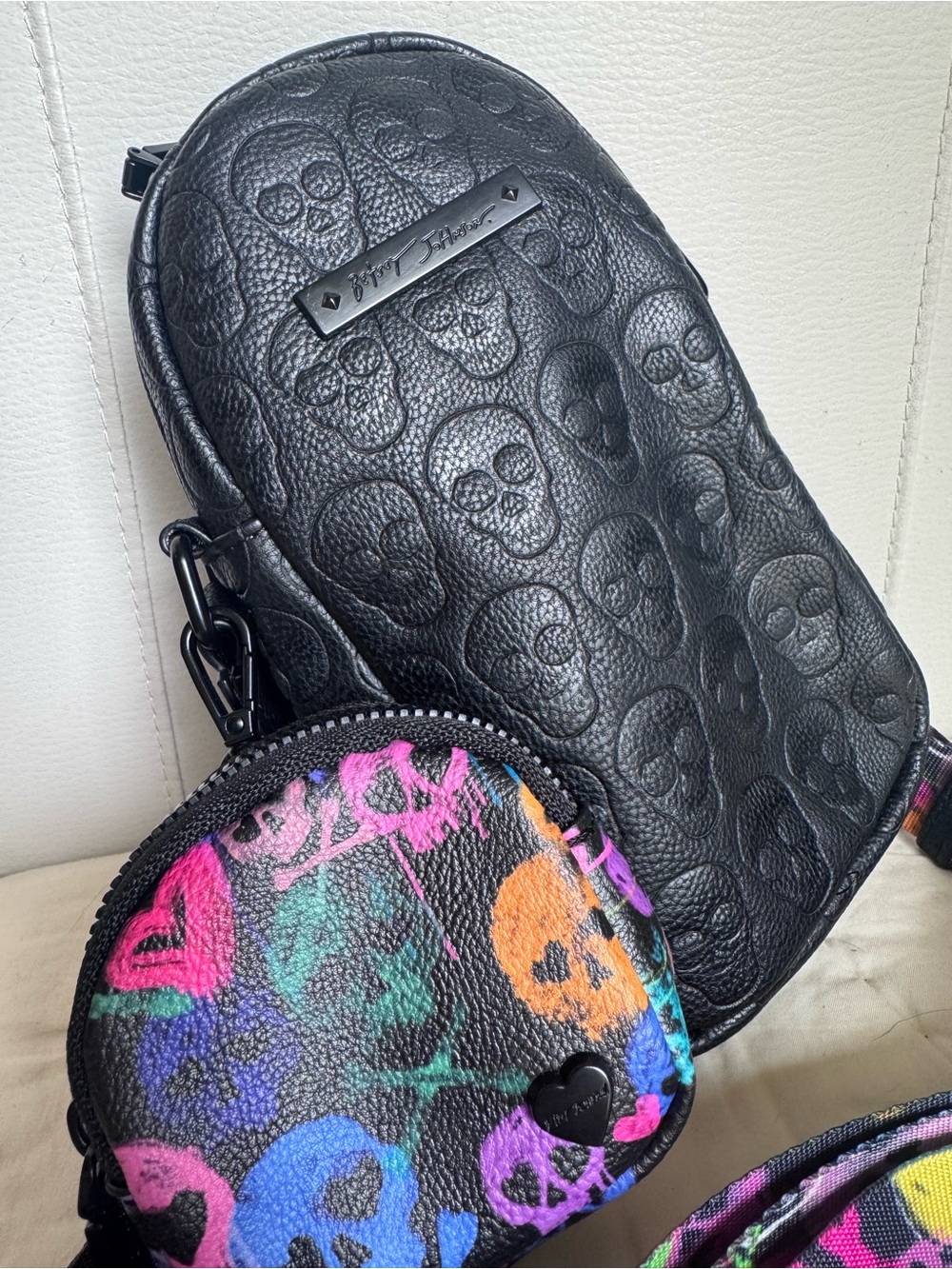 Betsey Johnson Skull Embossed Crossbody Bag with Multicolor Skull Coinpurse - Picture 2 of 5